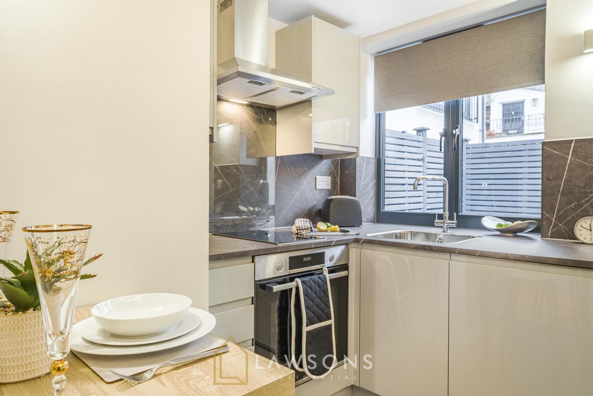Central Living By Lawsons Windsor Exterior photo
